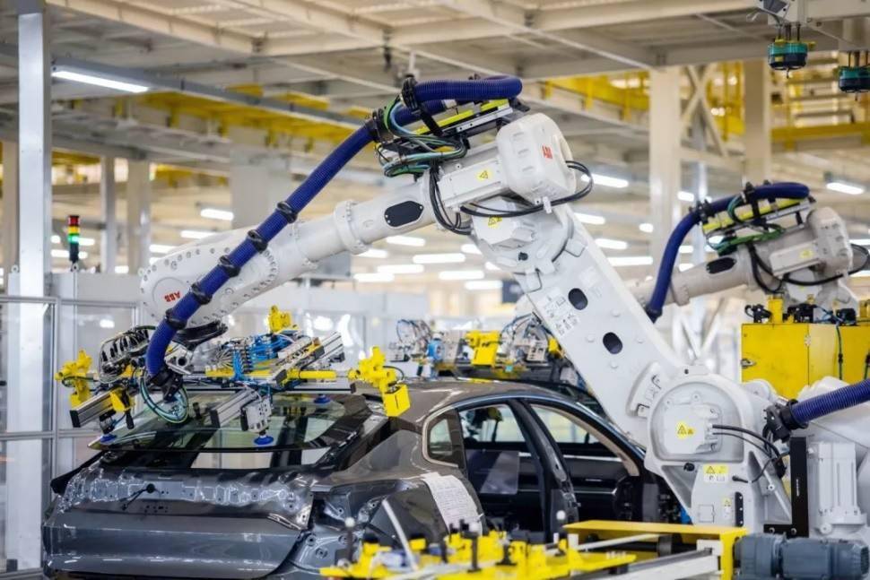 極氪001閃電交付，首個(gè)完整月交付量突破2000臺(tái)，智能電動(dòng)市場(chǎng)迎來(lái)強(qiáng)勁新秀